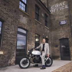 Tom Dixon sulla Moto Guzzi V7 Tomoto