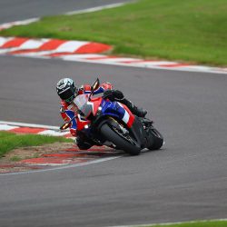 CBR1000RR-R Fireblade SP vs CBR1000RR-R British Superbike