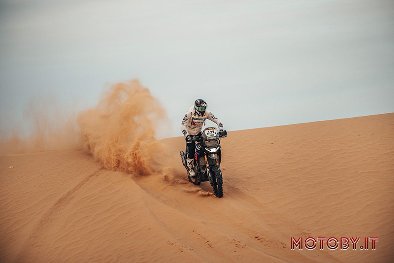 Montanari con Aprilia Tuareg all'Africa eco race