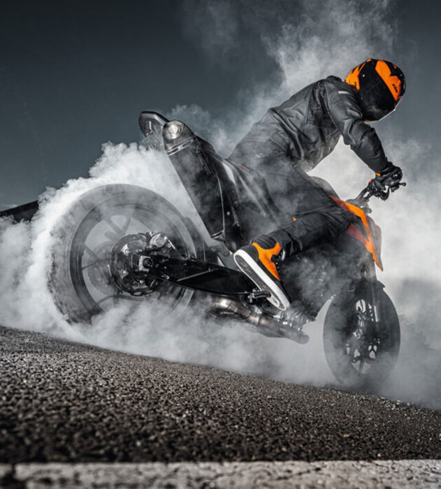 KTM 790 Duke 2025: il bisturi è ancora più affilato